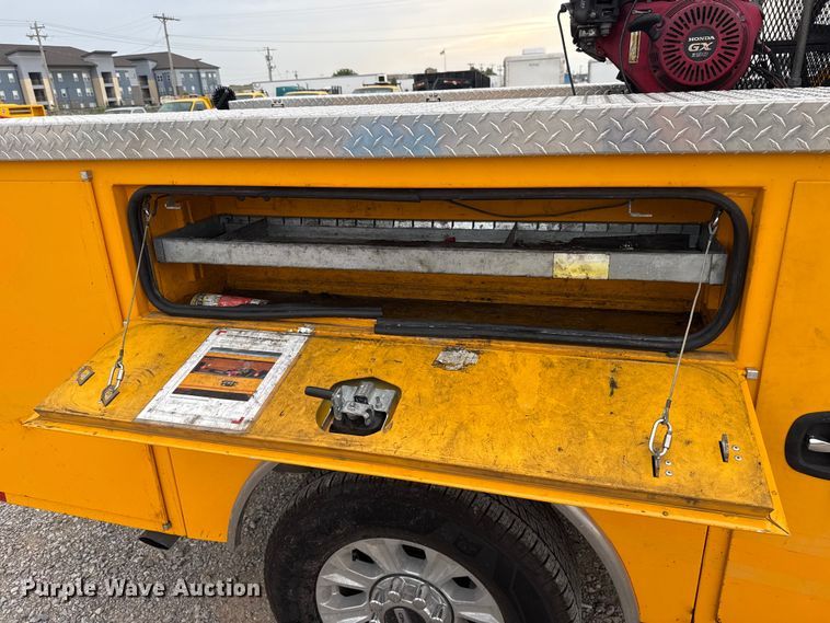 image for item FC4043 2021 Ford F350 Super Duty utility bed pickup truck