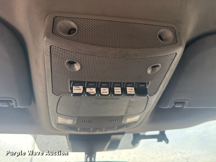 image for item FC4043 2021 Ford F350 Super Duty utility bed pickup truck