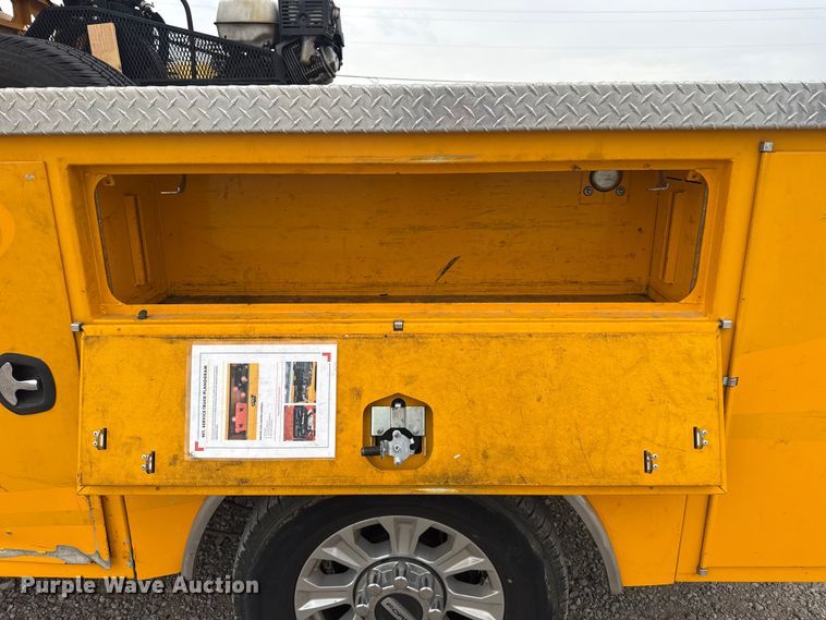 image for item FC4044 2020 Ford F350 Super Duty utility bed pickup truck