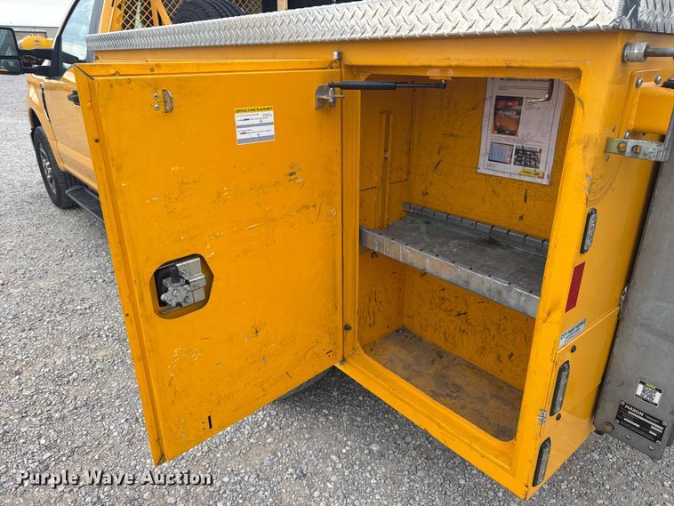 image for item FC4044 2020 Ford F350 Super Duty utility bed pickup truck
