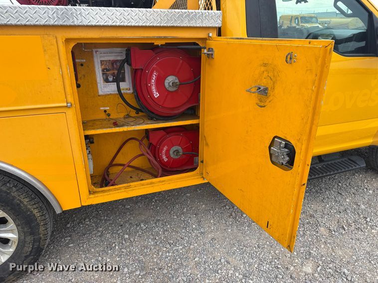 image for item FC4044 2020 Ford F350 Super Duty utility bed pickup truck