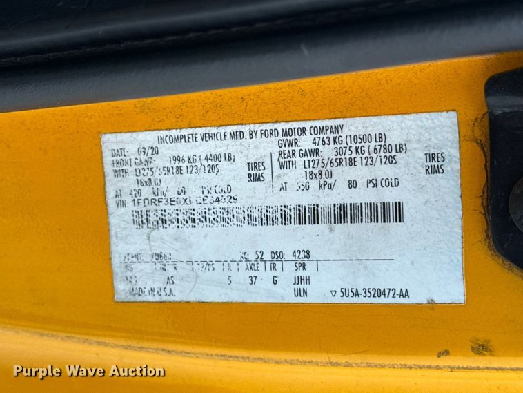 image for item FC4044 2020 Ford F350 Super Duty utility bed pickup truck