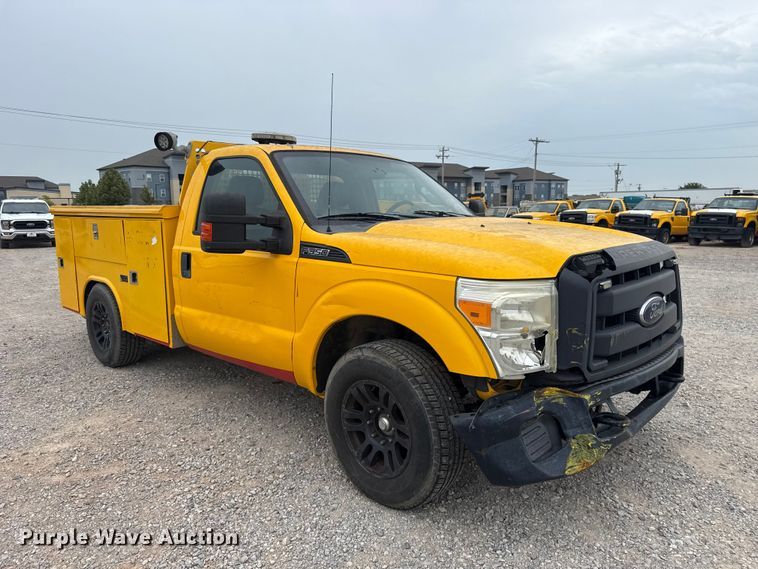 image for item FC4045 2015 Ford F350 Super Duty utility bed pickup truck