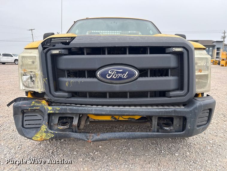 image for item FC4045 2015 Ford F350 Super Duty utility bed pickup truck