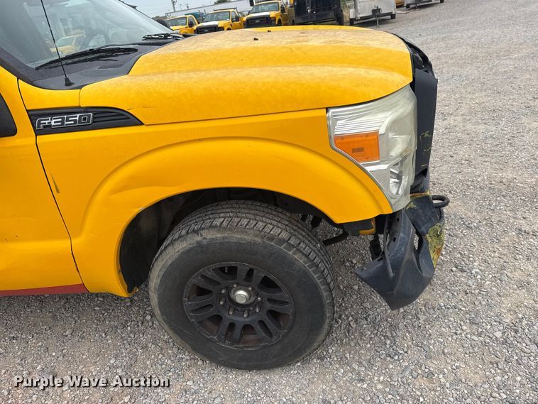 image for item FC4045 2015 Ford F350 Super Duty utility bed pickup truck