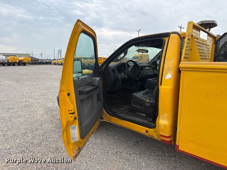 image for item FC4045 2015 Ford F350 Super Duty utility bed pickup truck