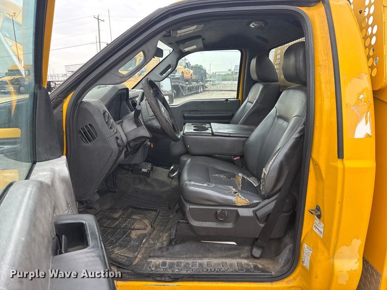 image for item FC4045 2015 Ford F350 Super Duty utility bed pickup truck