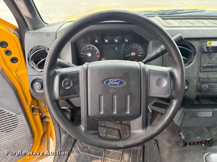image for item FC4045 2015 Ford F350 Super Duty utility bed pickup truck