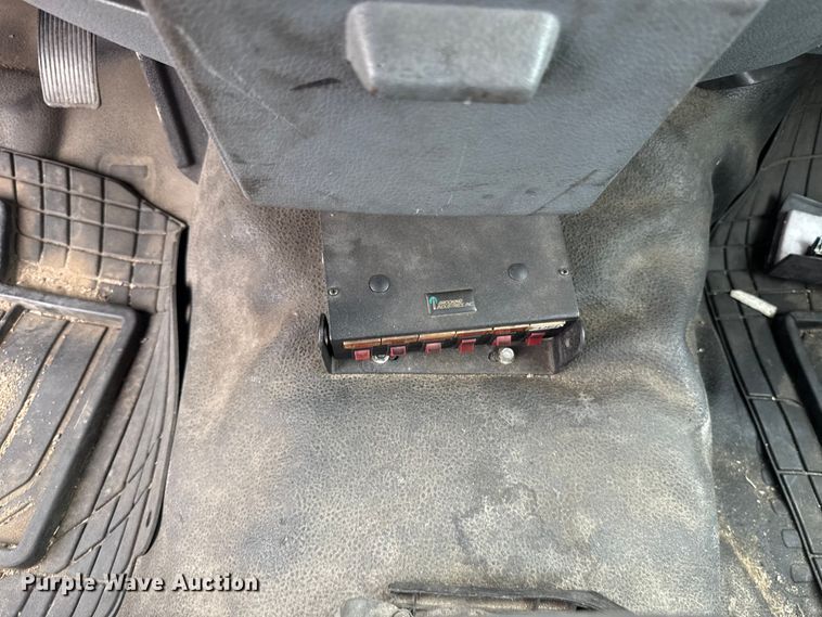 image for item FC4045 2015 Ford F350 Super Duty utility bed pickup truck