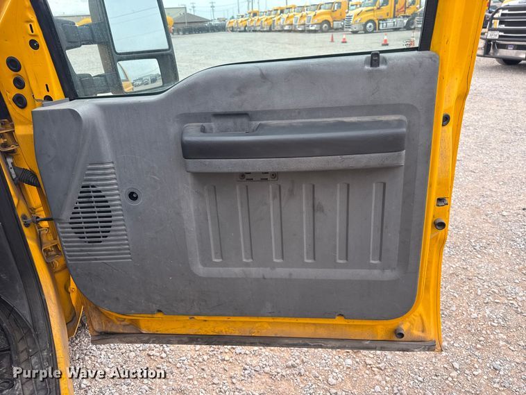 image for item FC4045 2015 Ford F350 Super Duty utility bed pickup truck