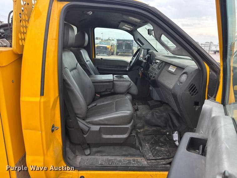 image for item FC4045 2015 Ford F350 Super Duty utility bed pickup truck