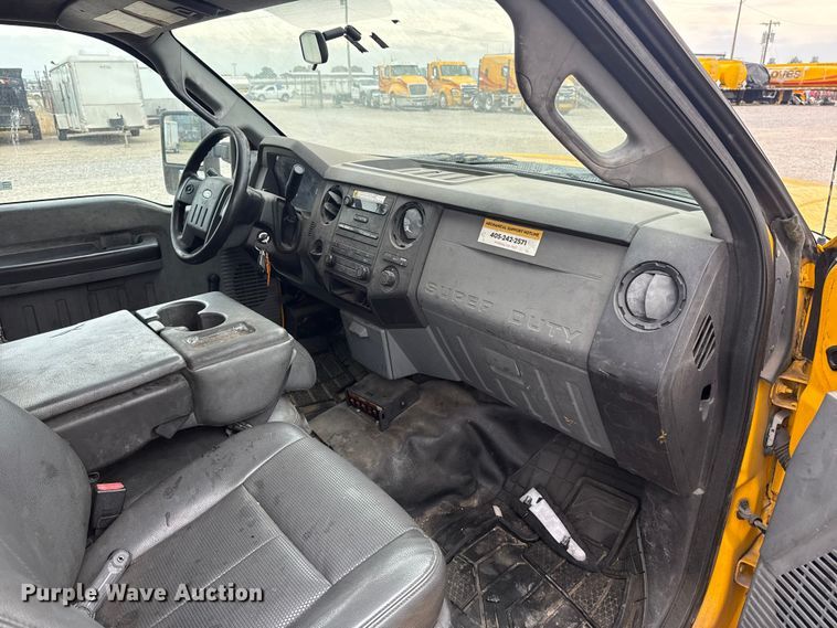 image for item FC4045 2015 Ford F350 Super Duty utility bed pickup truck