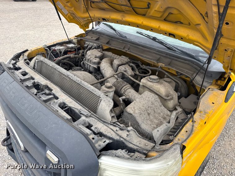 image for item FC4045 2015 Ford F350 Super Duty utility bed pickup truck