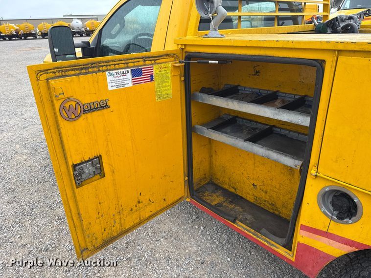 image for item FC4046 2016 Chevrolet Silverado 3500HD utility bed pickup truck