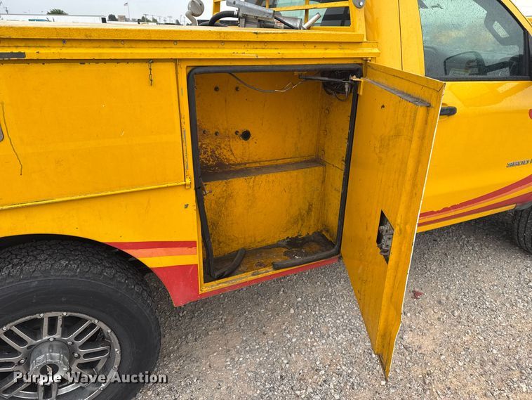 image for item FC4046 2016 Chevrolet Silverado 3500HD utility bed pickup truck