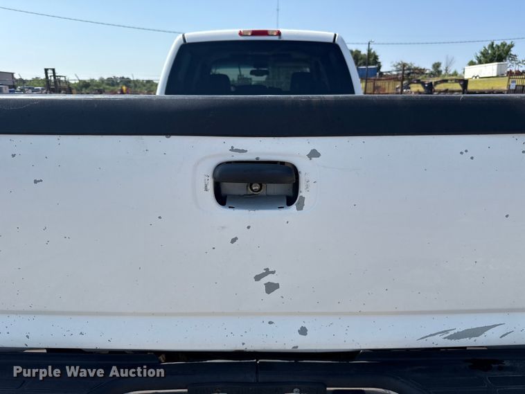 image for item FC4085 2005 Chevrolet Silverado 3500 Crew Cab pickup truck
