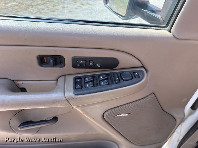 image for item FC4085 2005 Chevrolet Silverado 3500 Crew Cab pickup truck