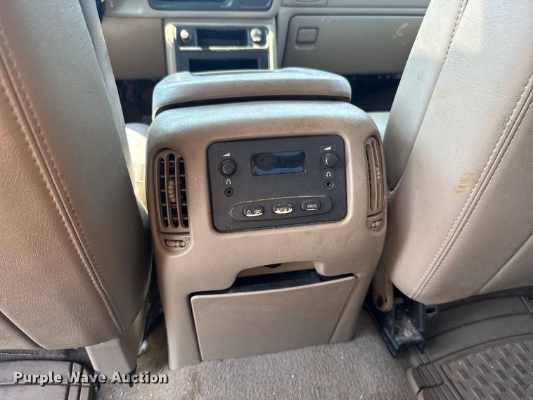 image for item FC4085 2005 Chevrolet Silverado 3500 Crew Cab pickup truck