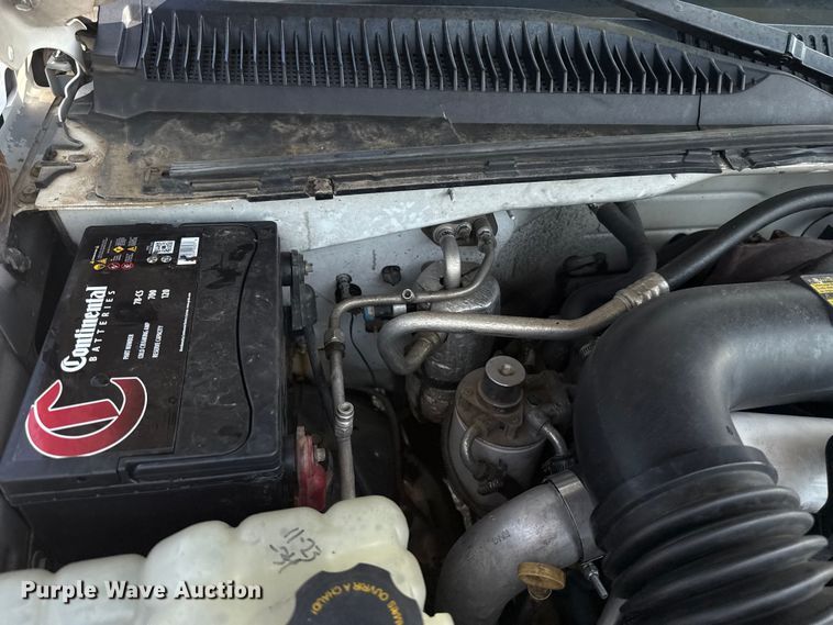 image for item FC4085 2005 Chevrolet Silverado 3500 Crew Cab pickup truck