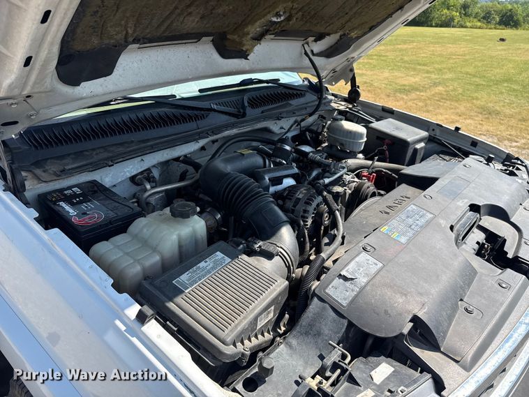 image for item FC4085 2005 Chevrolet Silverado 3500 Crew Cab pickup truck