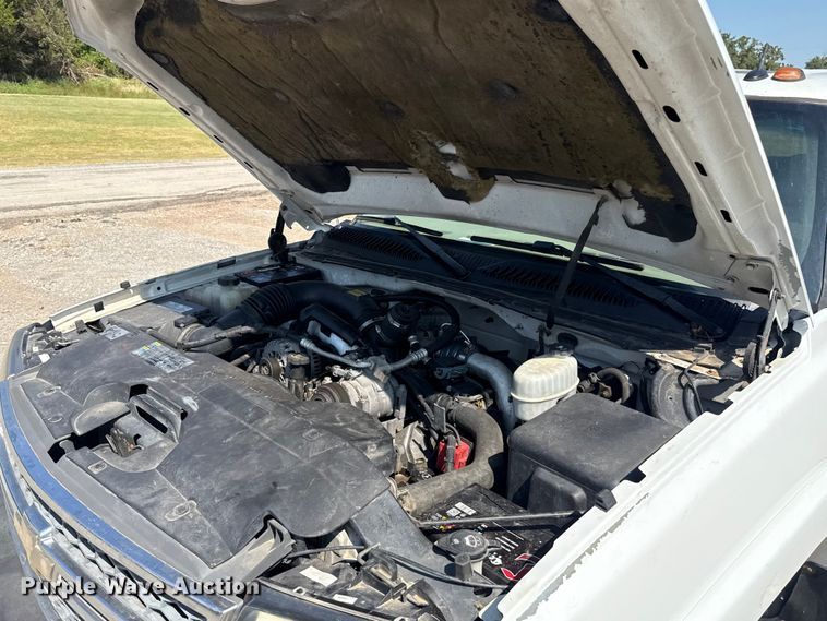 image for item FC4085 2005 Chevrolet Silverado 3500 Crew Cab pickup truck