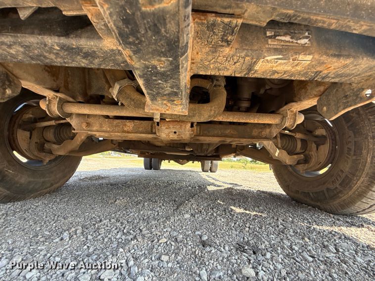 image for item FC4085 2005 Chevrolet Silverado 3500 Crew Cab pickup truck