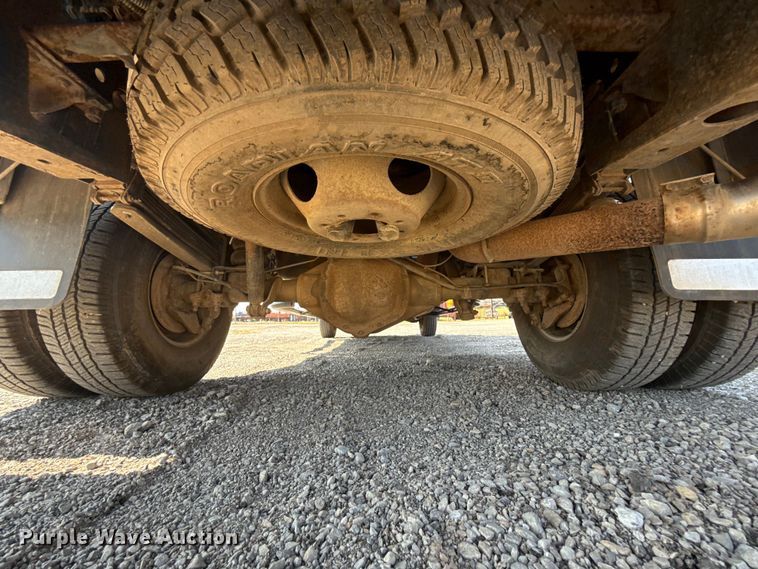image for item FC4085 2005 Chevrolet Silverado 3500 Crew Cab pickup truck
