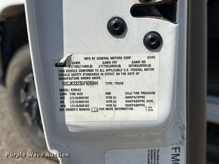 image for item FC4085 2005 Chevrolet Silverado 3500 Crew Cab pickup truck