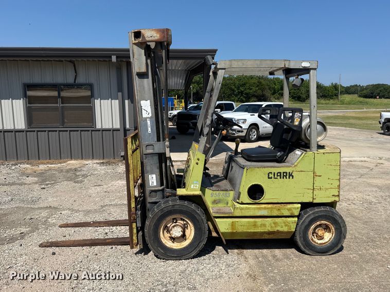 image for item FC4086 Clark GPS20WC forklift