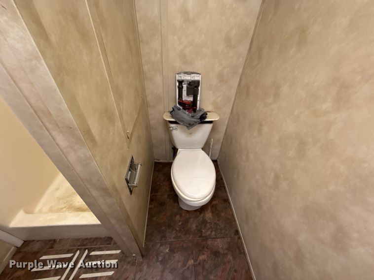 image for item FC4089 Meritech skid mounted living quarters