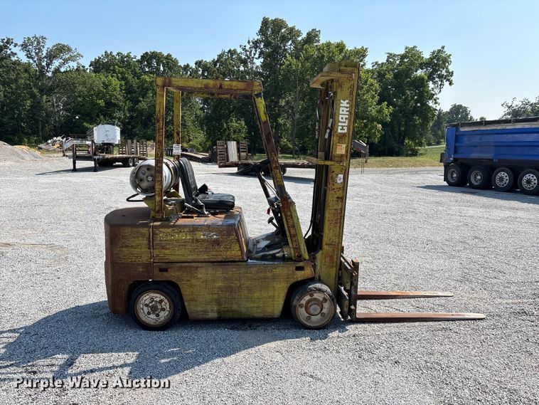 image for item FG0550 Clark C500-50 forklift