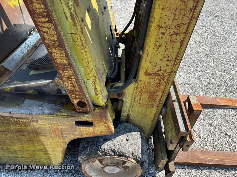 image for item FG0550 Clark C500-50 forklift
