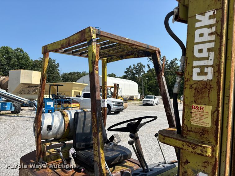 image for item FG0550 Clark C500-50 forklift