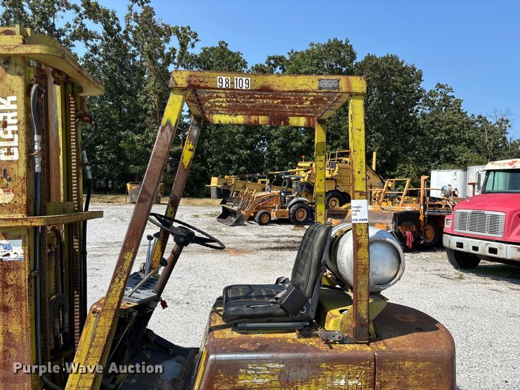 image for item FG0550 Clark C500-50 forklift