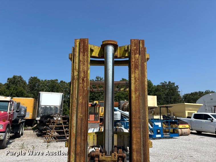 image for item FG0550 Clark C500-50 forklift
