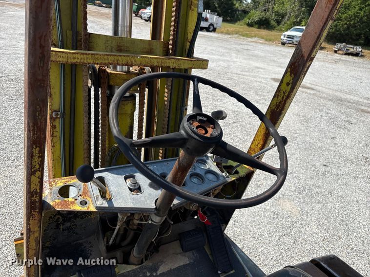 image for item FG0550 Clark C500-50 forklift