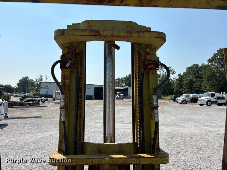 image for item FG0550 Clark C500-50 forklift
