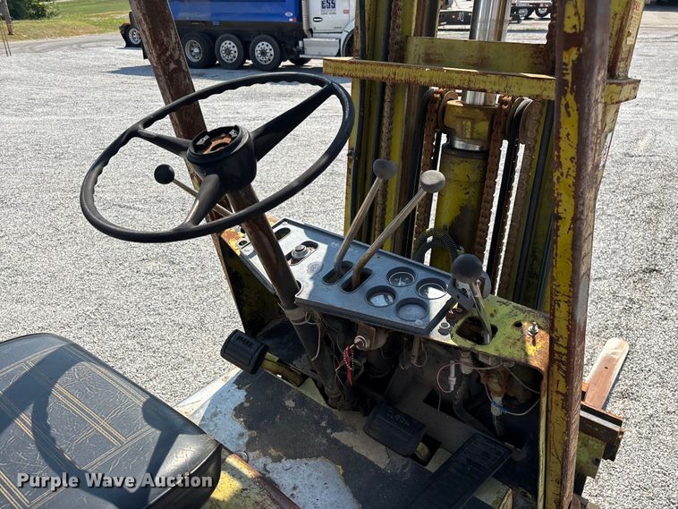 image for item FG0550 Clark C500-50 forklift