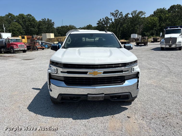 image for item FG0556 2021 Chevrolet Silverado 1500 Crew Cab pickup truck