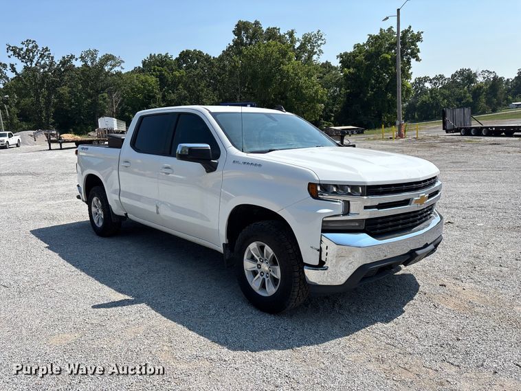 image for item FG0556 2021 Chevrolet Silverado 1500 Crew Cab pickup truck