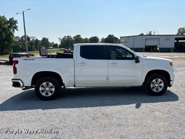 image for item FG0556 2021 Chevrolet Silverado 1500 Crew Cab pickup truck