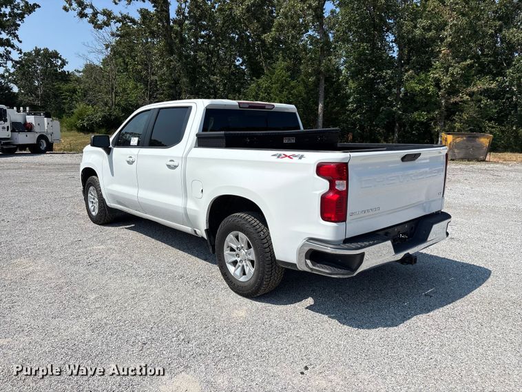 image for item FG0556 2021 Chevrolet Silverado 1500 Crew Cab pickup truck