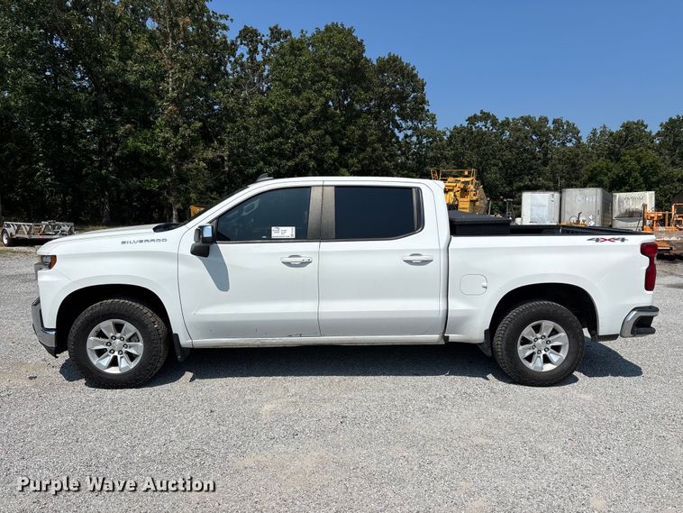 image for item FG0556 2021 Chevrolet Silverado 1500 Crew Cab pickup truck