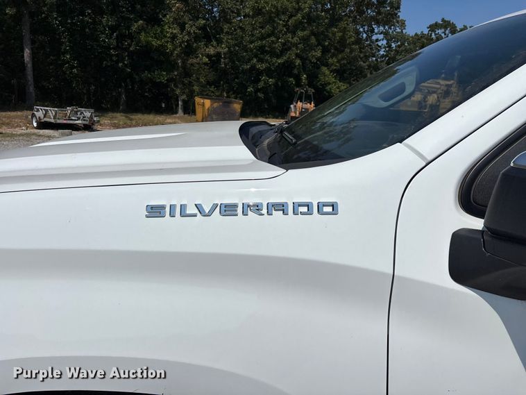 image for item FG0556 2021 Chevrolet Silverado 1500 Crew Cab pickup truck
