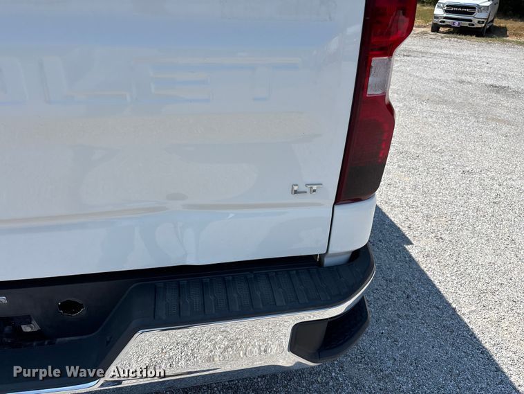 image for item FG0556 2021 Chevrolet Silverado 1500 Crew Cab pickup truck