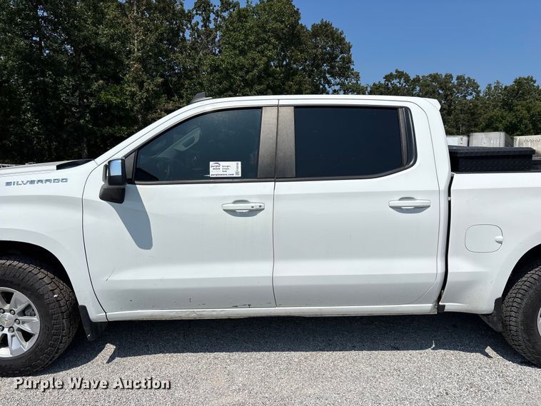 image for item FG0556 2021 Chevrolet Silverado 1500 Crew Cab pickup truck