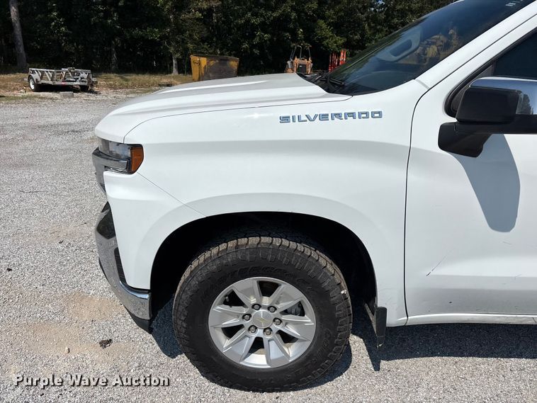 image for item FG0556 2021 Chevrolet Silverado 1500 Crew Cab pickup truck