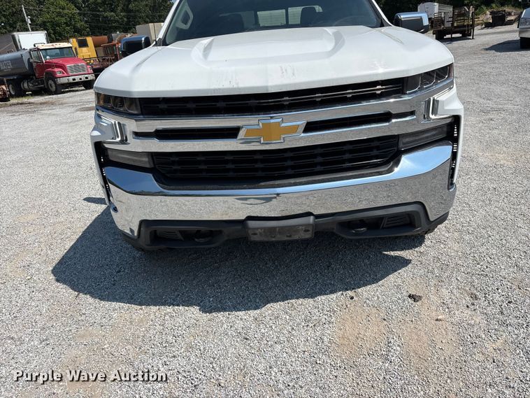 image for item FG0556 2021 Chevrolet Silverado 1500 Crew Cab pickup truck