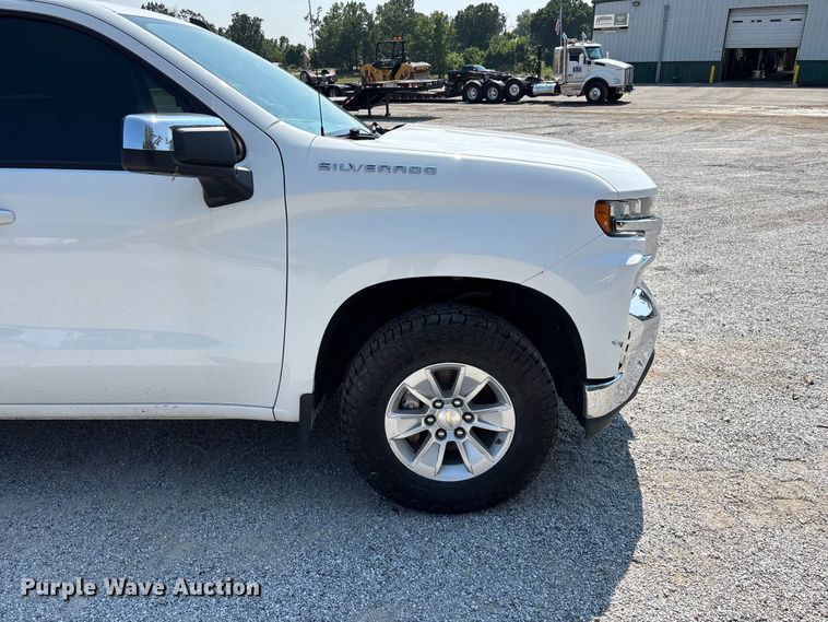 image for item FG0556 2021 Chevrolet Silverado 1500 Crew Cab pickup truck