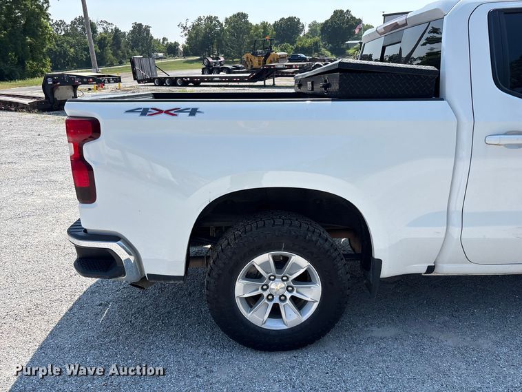 image for item FG0556 2021 Chevrolet Silverado 1500 Crew Cab pickup truck